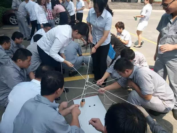 �Ϻ������y�T�S���ľ������P�ഺ���|��չ��ӣ��D8��