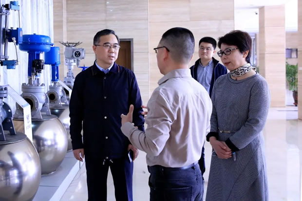 �ζ��^ί��ί���M�������LҦ�l�A�W�R�Ϻ������y�T�S�����F�����޹�˾�_չ���L�{�й������D1��