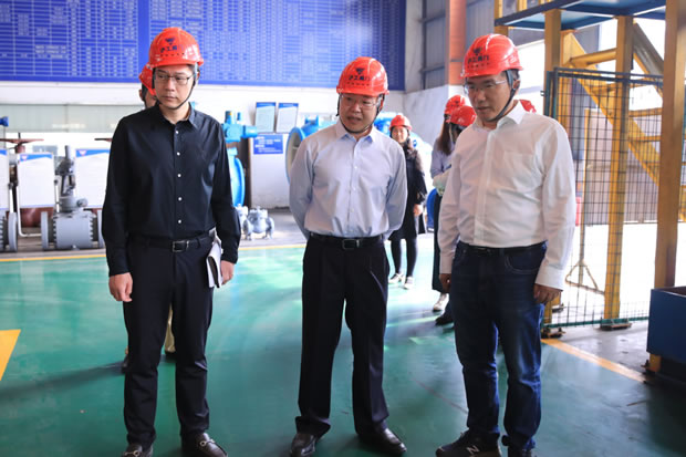 嘉定區(qū)經委領導實地調研上海滬工閥門廠(圖3)